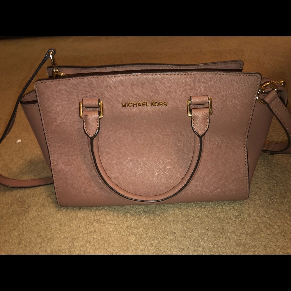 Micheal Kors purse